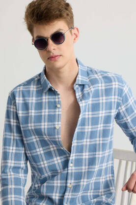 Men Slim Fit Checkered Spread Collar Casual Shirt