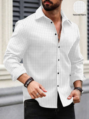 VELLOSTA Men Regular Fit Checkered Spread Collar Casual Shirt