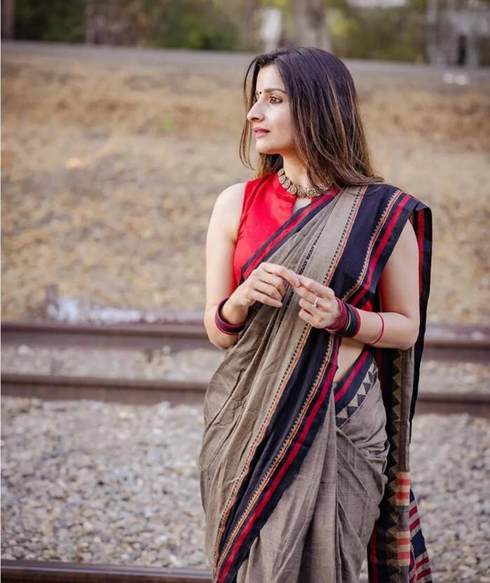 HouseOfCommon Printed Bollywood Pure Cotton Saree(Brown)