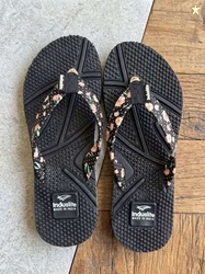 GRX Women Printed Rubber Thong Flip-Flops
